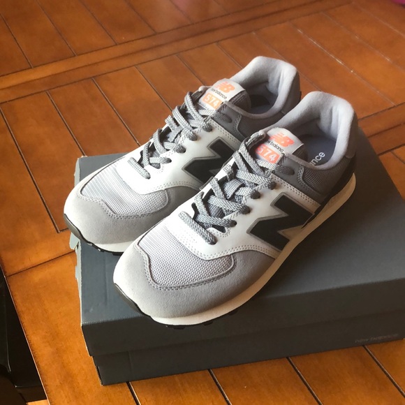 New in Box, New Balance, Size 10, ML574JHV - Picture 3 of 8